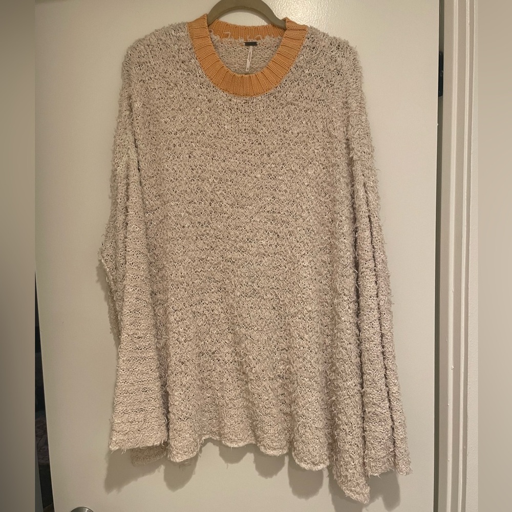 Free People Cream/Peach Long Bell Sleeve Sweater Size Medium